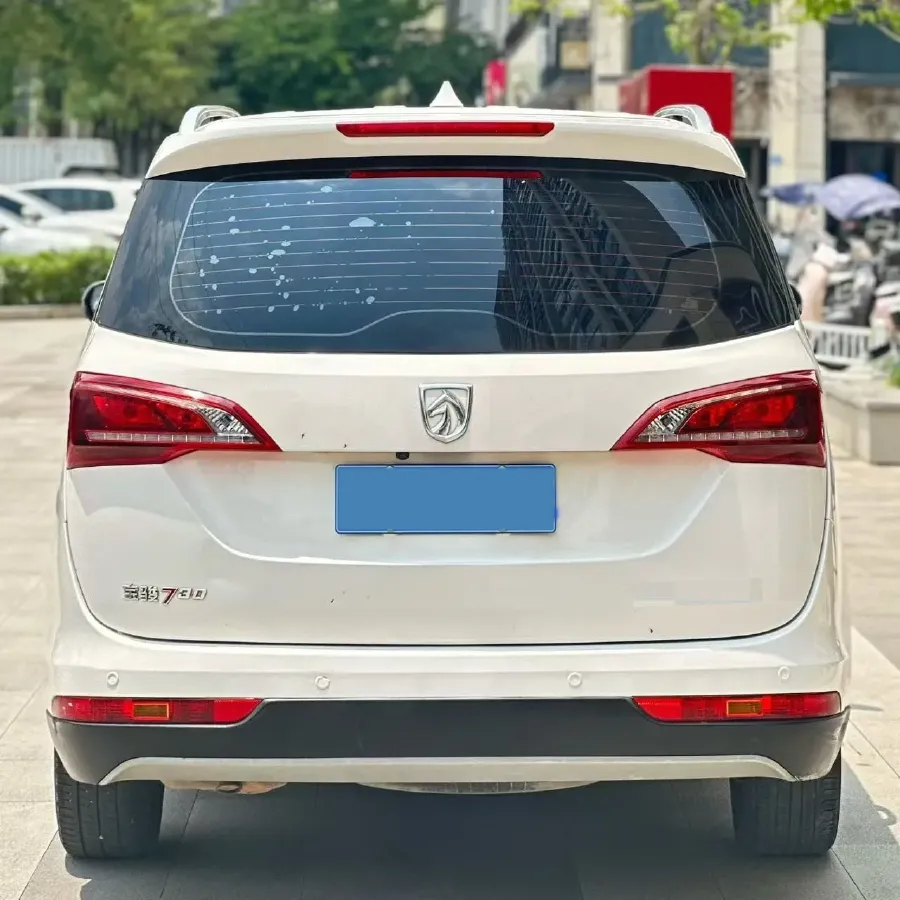 2019 BaoJun 730 1.5L 105HP L4 6MT,autocango,china used car exporter,china ev exporter,chinese used car exporter,chinese used ev exporter
