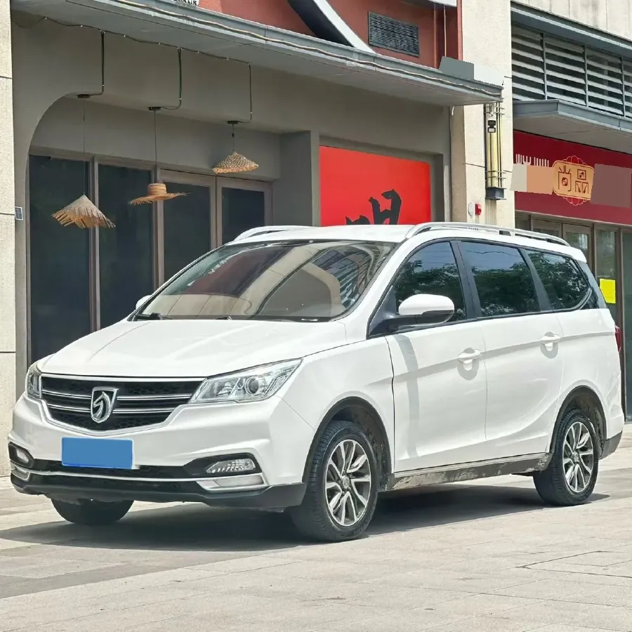 2019 BaoJun 730 1.5L 105HP L4 6MT,autocango,china used car exporter,china ev exporter,chinese used car exporter,chinese used ev exporter