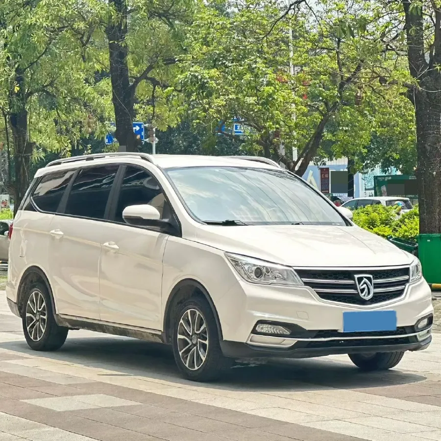 2019 BaoJun 730 1.5L 105HP L4 6MT,autocango,china used car exporter,china ev exporter,chinese used car exporter,chinese used ev exporter