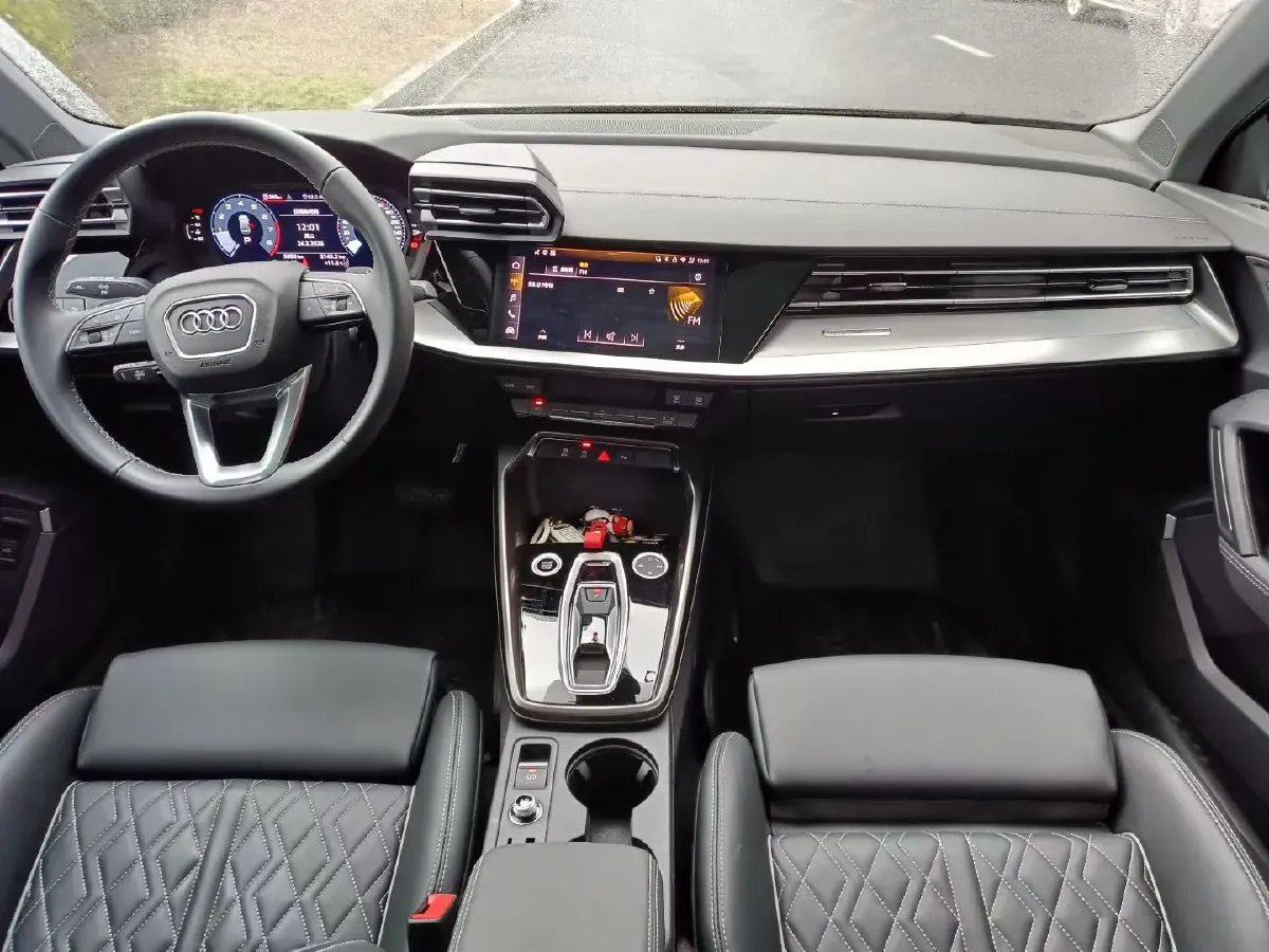 2025 Audi A3 1.5T 160HP L4 7DCT,autocango,china used car exporter,china ev exporter,chinese used car exporter,chinese used ev exporter