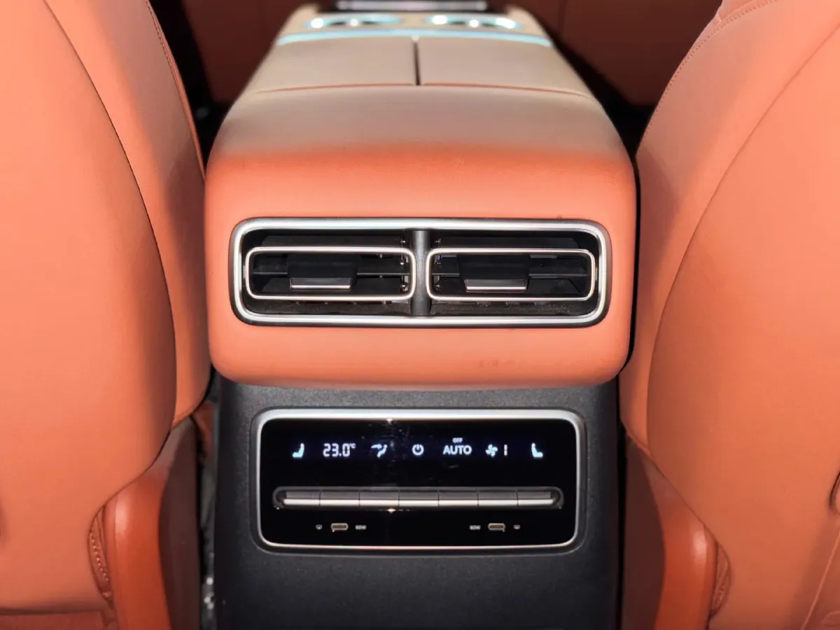 2023 Li L7 Range Extended 154HP REEV 40.9KWH,autocango,china used car exporter,china ev exporter,chinese used car exporter,chinese used ev exporter