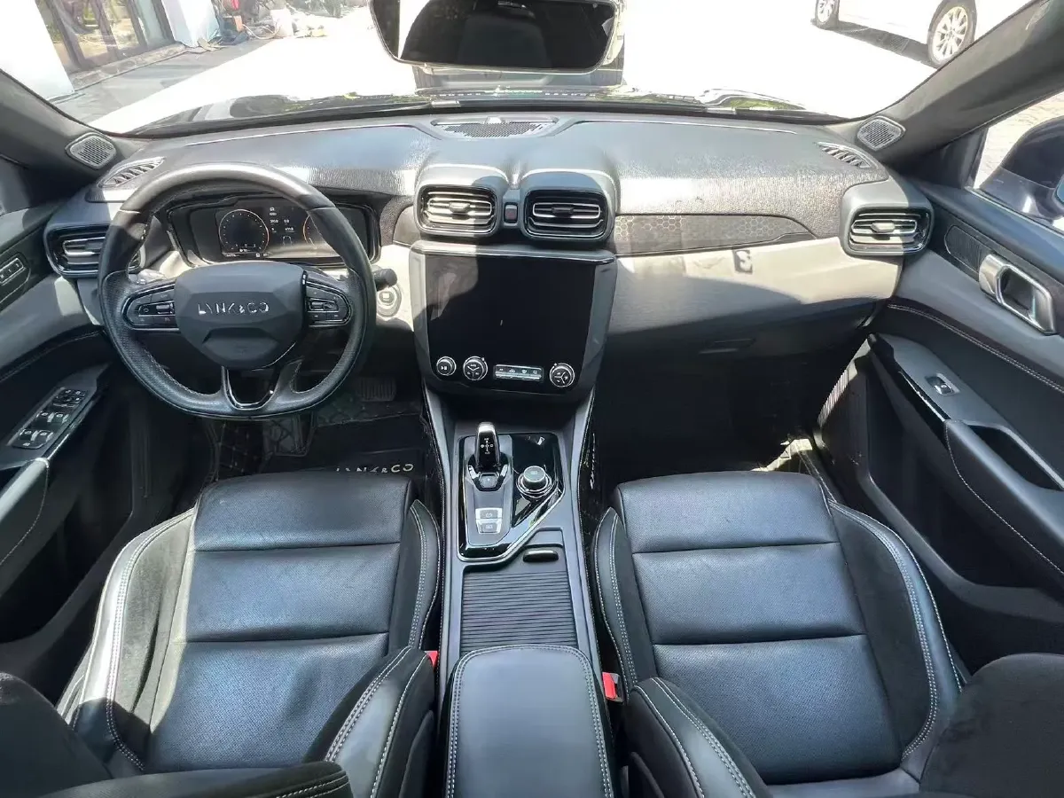 2022 LYNK&CO 03 2.0T 190HP L4 7DCT,autocango,china used car exporter,china ev exporter,chinese used car exporter,chinese used ev exporter