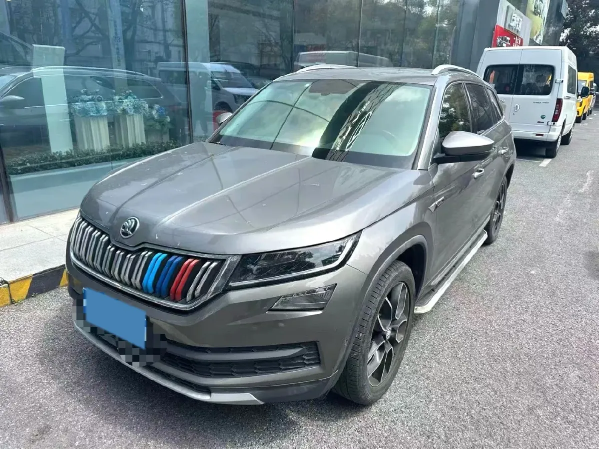 2019 Skoda Superb 2.0T 220HP L4 7DCT,autocango,china used car exporter,china ev exporter,chinese used car exporter,chinese used ev exporter