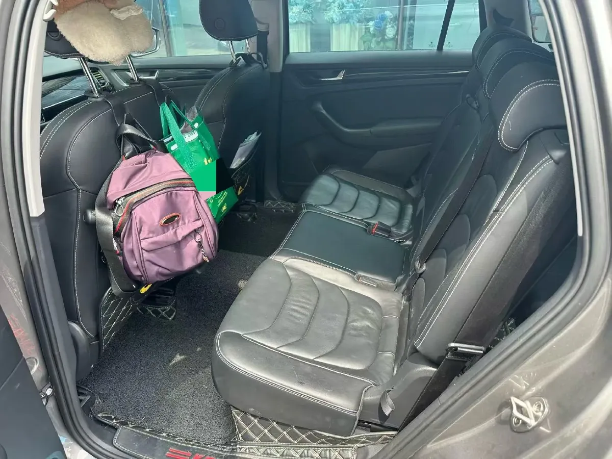 2019 Skoda Superb 2.0T 220HP L4 7DCT,autocango,china used car exporter,china ev exporter,chinese used car exporter,chinese used ev exporter