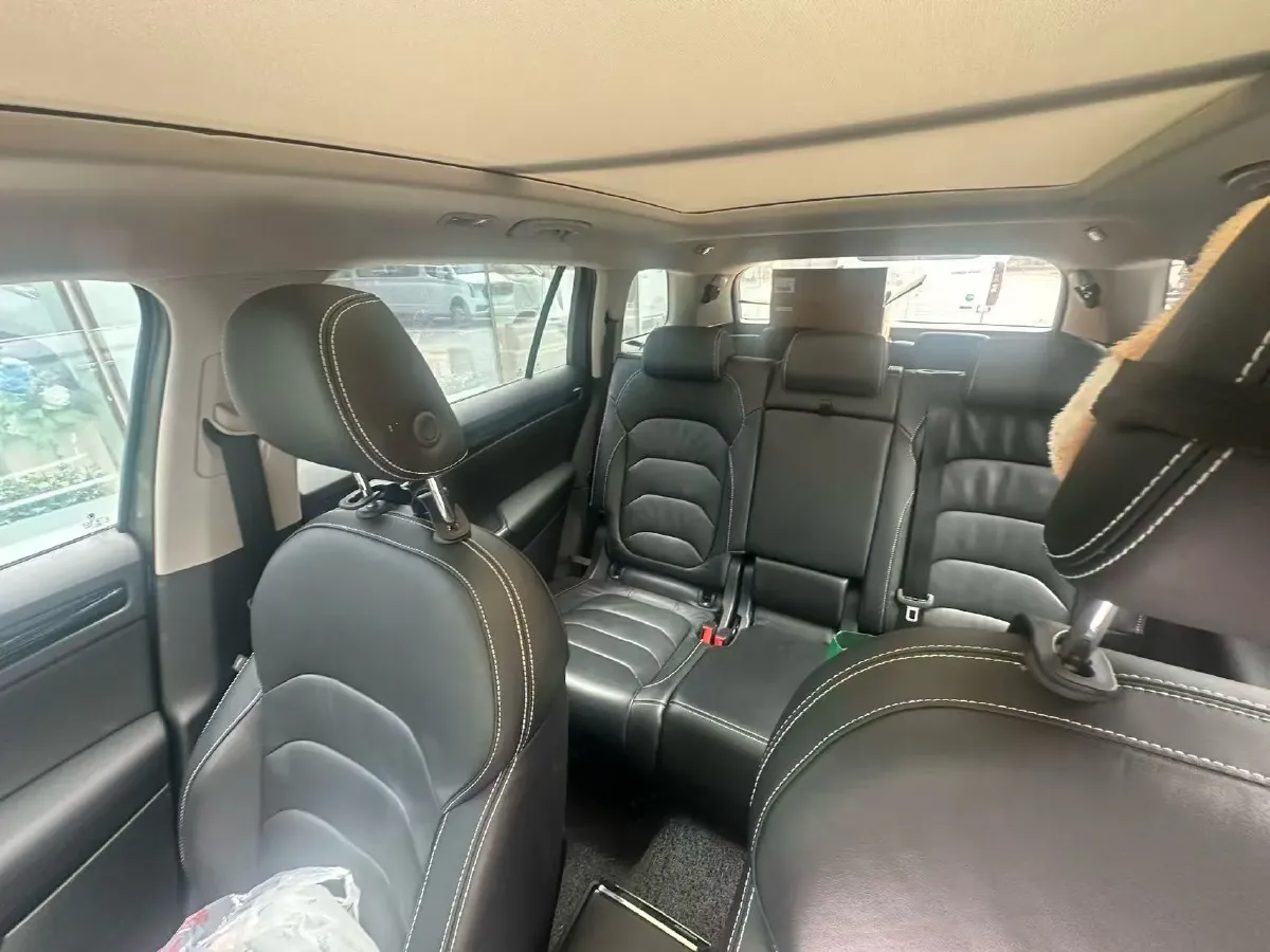 2019 Skoda Superb 2.0T 220HP L4 7DCT,autocango,china used car exporter,china ev exporter,chinese used car exporter,chinese used ev exporter