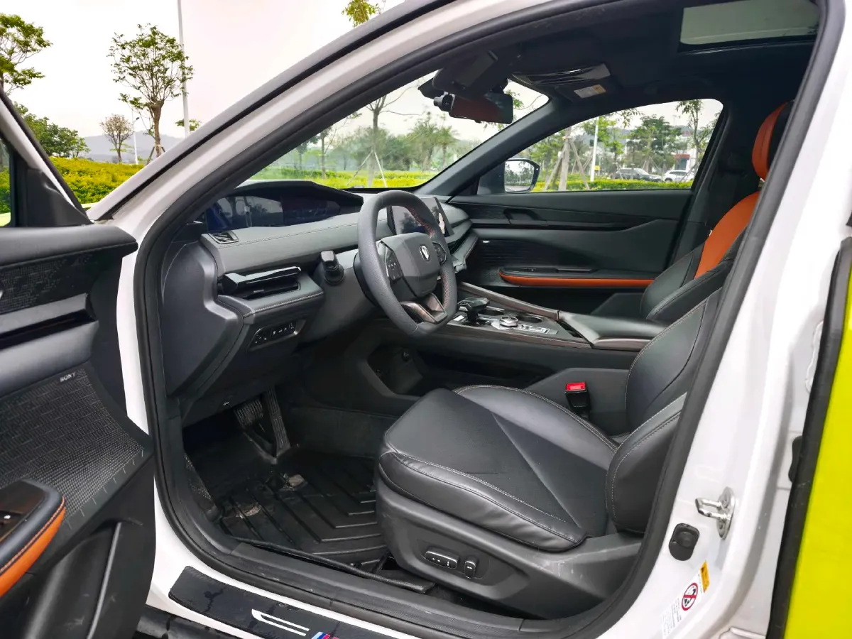 2023 ChangAn UNI-V iDD 1.5T 170HP L4 6TCT PHEV 18.4KWH,autocango,china used car exporter,china ev exporter,chinese used car exporter,chinese used ev exporter