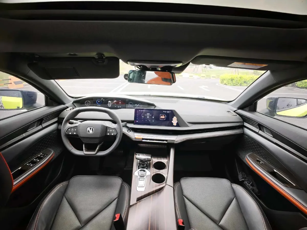 2023 ChangAn UNI-V iDD 1.5T 170HP L4 6TCT PHEV 18.4KWH,autocango,china used car exporter,china ev exporter,chinese used car exporter,chinese used ev exporter