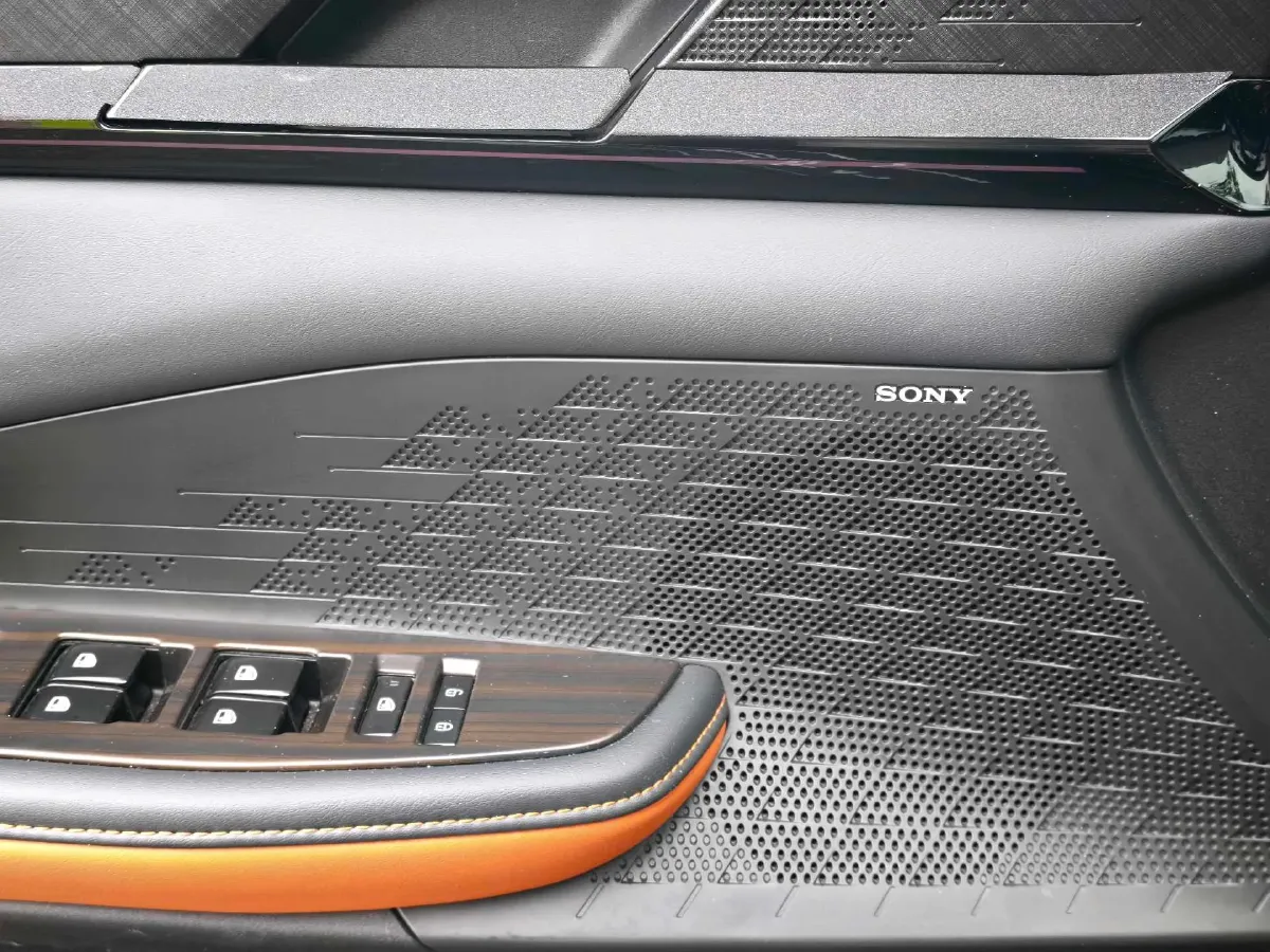 2023 ChangAn UNI-V iDD 1.5T 170HP L4 6TCT PHEV 18.4KWH,autocango,china used car exporter,china ev exporter,chinese used car exporter,chinese used ev exporter