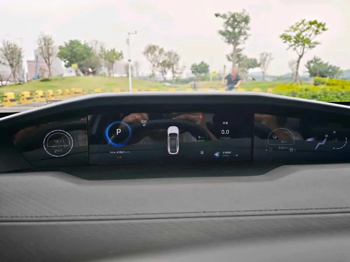 2023 ChangAn UNI-V iDD 1.5T 170HP L4 6TCT PHEV 18.4KWH,autocango,china used car exporter,china ev exporter,chinese used car exporter,chinese used ev exporter