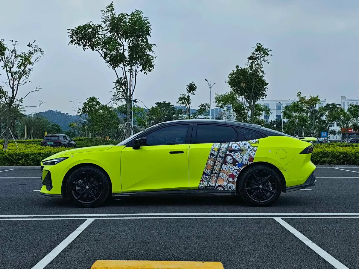 2023 ChangAn UNI-V iDD 1.5T 170HP L4 6TCT PHEV 18.4KWH,autocango,china used car exporter,china ev exporter,chinese used car exporter,chinese used ev exporter