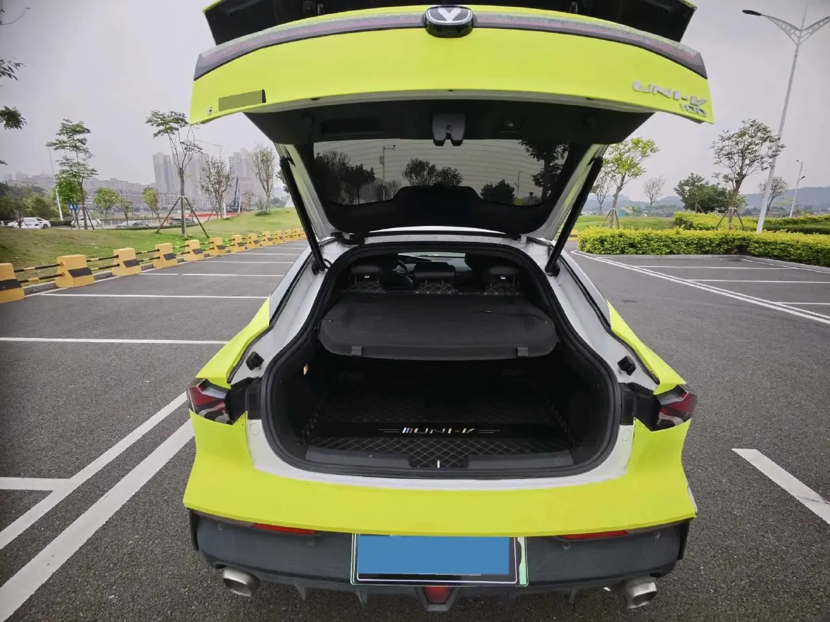 2023 ChangAn UNI-V iDD 1.5T 170HP L4 6TCT PHEV 18.4KWH,autocango,china used car exporter,china ev exporter,chinese used car exporter,chinese used ev exporter