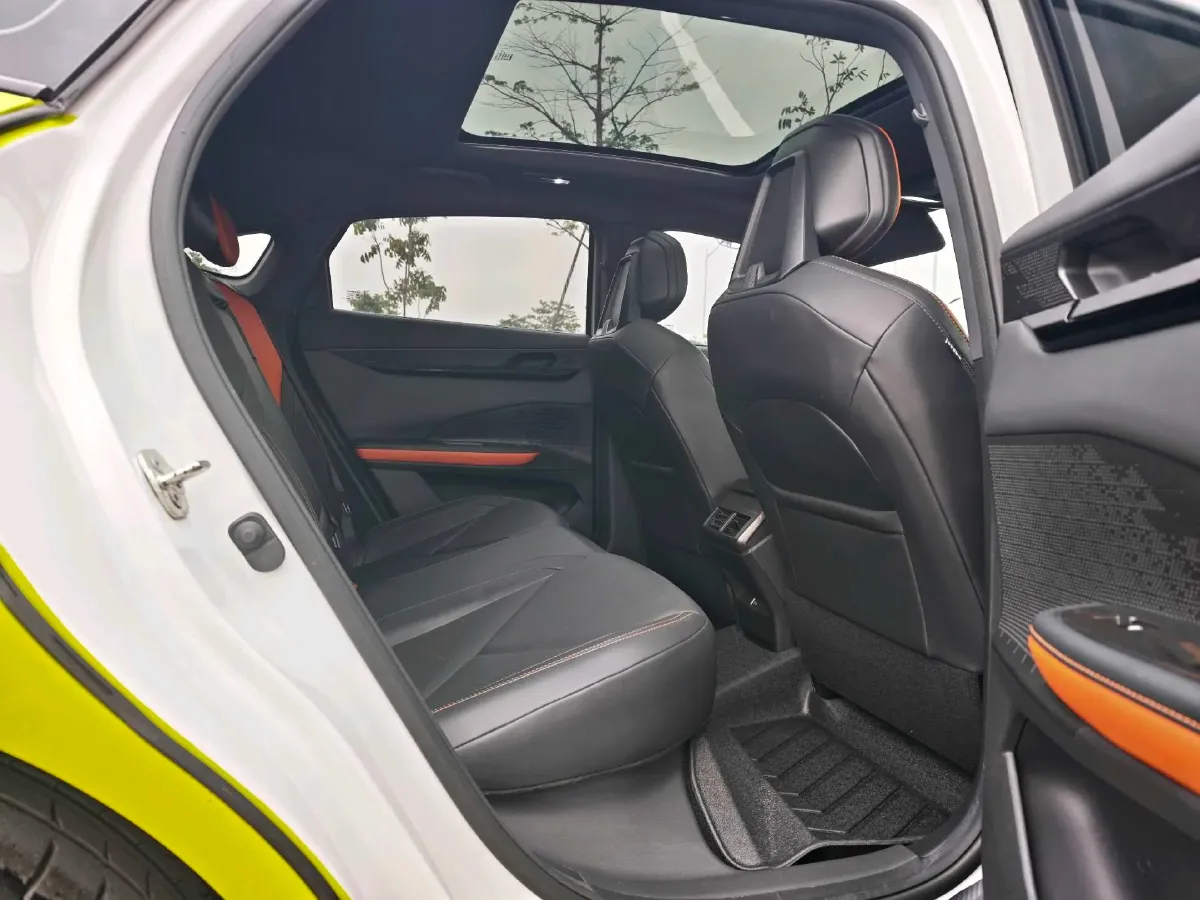 2023 ChangAn UNI-V iDD 1.5T 170HP L4 6TCT PHEV 18.4KWH,autocango,china used car exporter,china ev exporter,chinese used car exporter,chinese used ev exporter