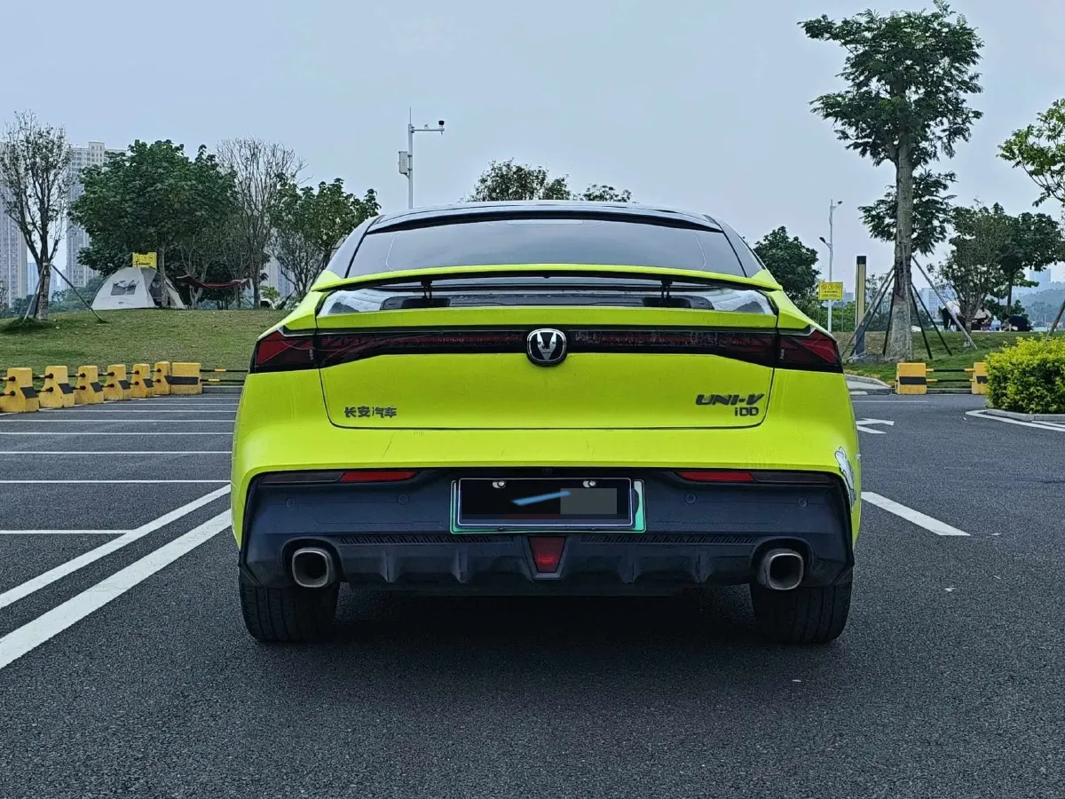 2023 ChangAn UNI-V iDD 1.5T 170HP L4 6TCT PHEV 18.4KWH,autocango,china used car exporter,china ev exporter,chinese used car exporter,chinese used ev exporter