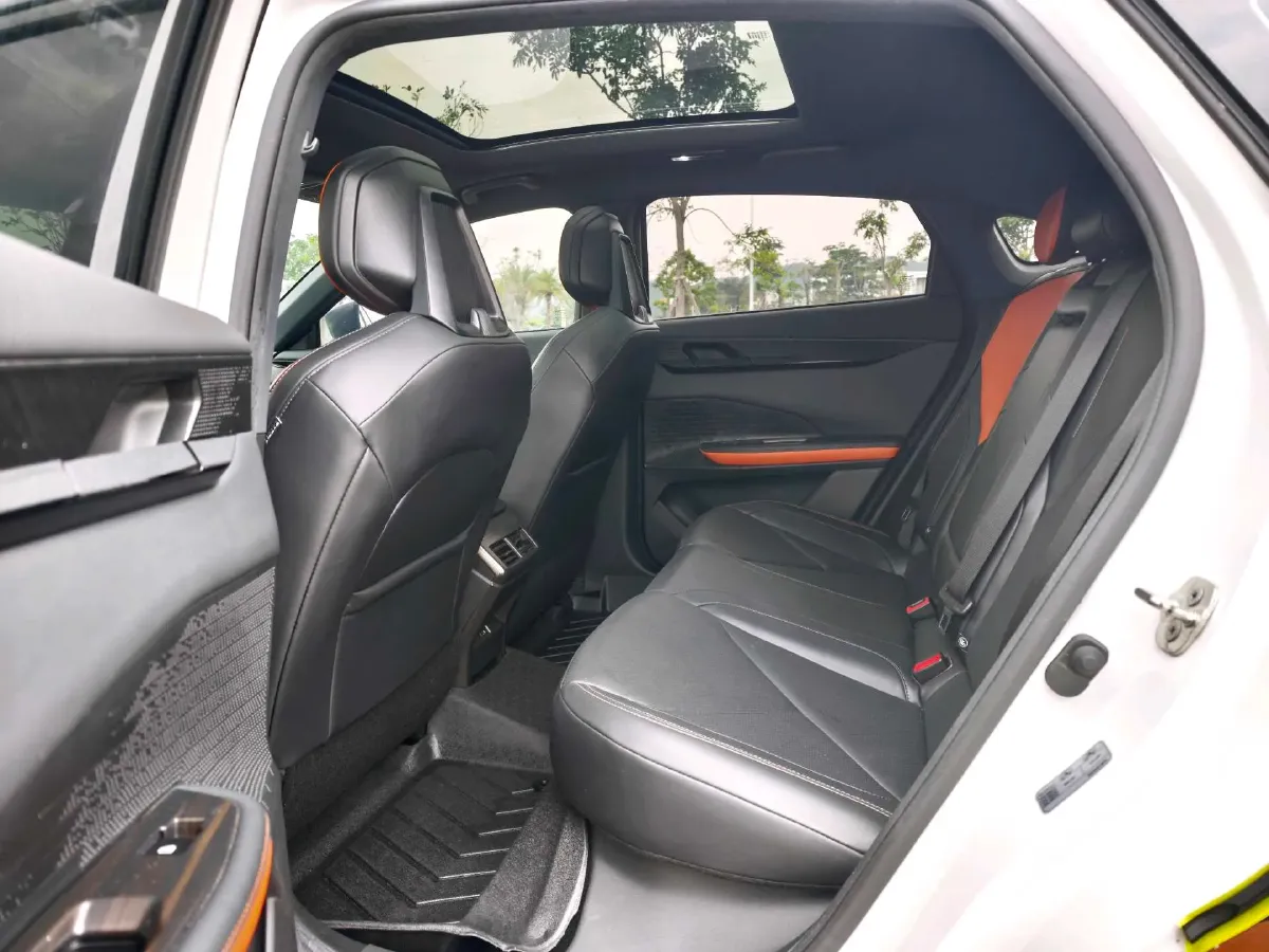 2023 ChangAn UNI-V iDD 1.5T 170HP L4 6TCT PHEV 18.4KWH,autocango,china used car exporter,china ev exporter,chinese used car exporter,chinese used ev exporter