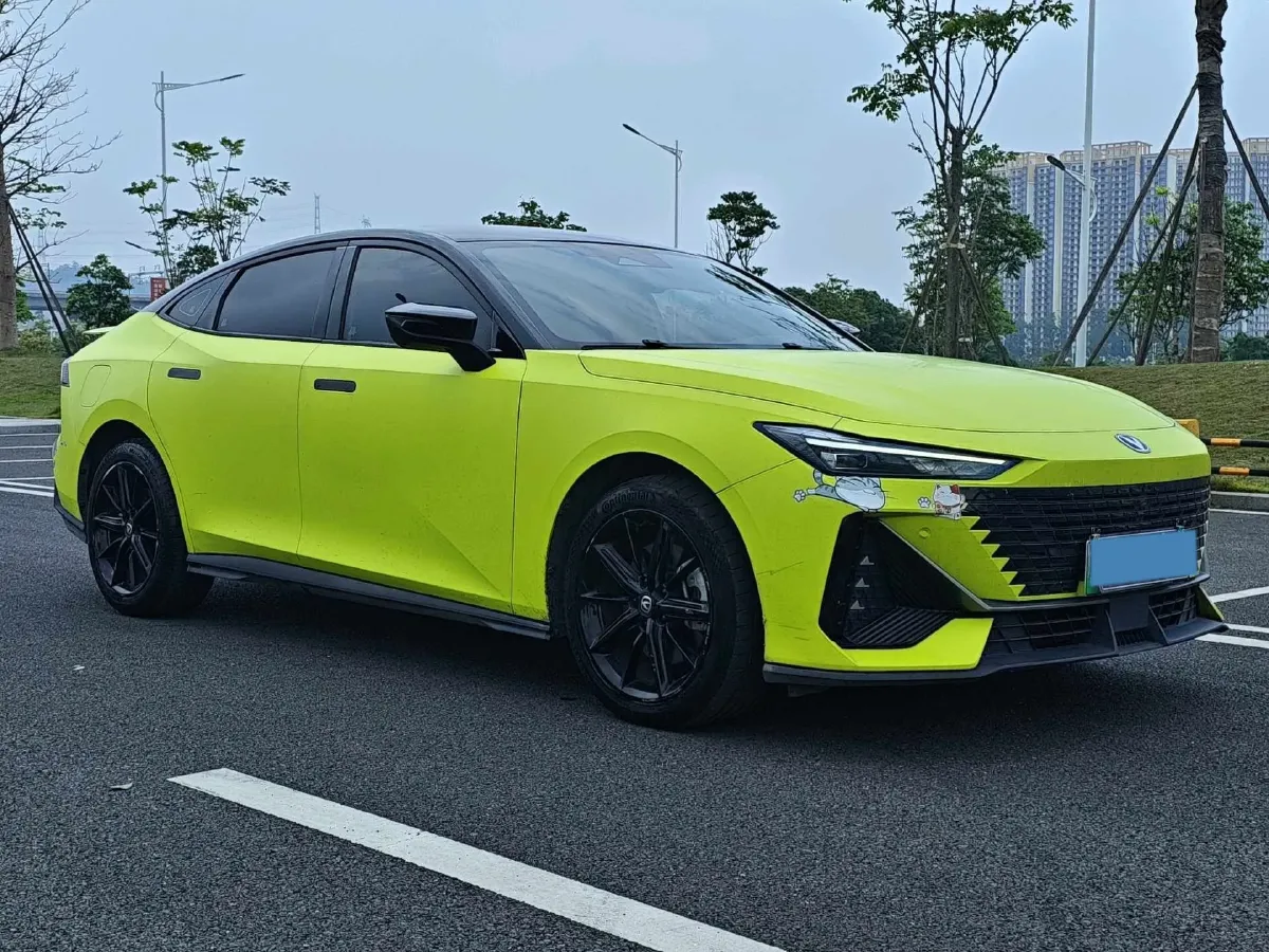 2023 ChangAn UNI-V iDD 1.5T 170HP L4 6TCT PHEV 18.4KWH,autocango,china used car exporter,china ev exporter,chinese used car exporter,chinese used ev exporter