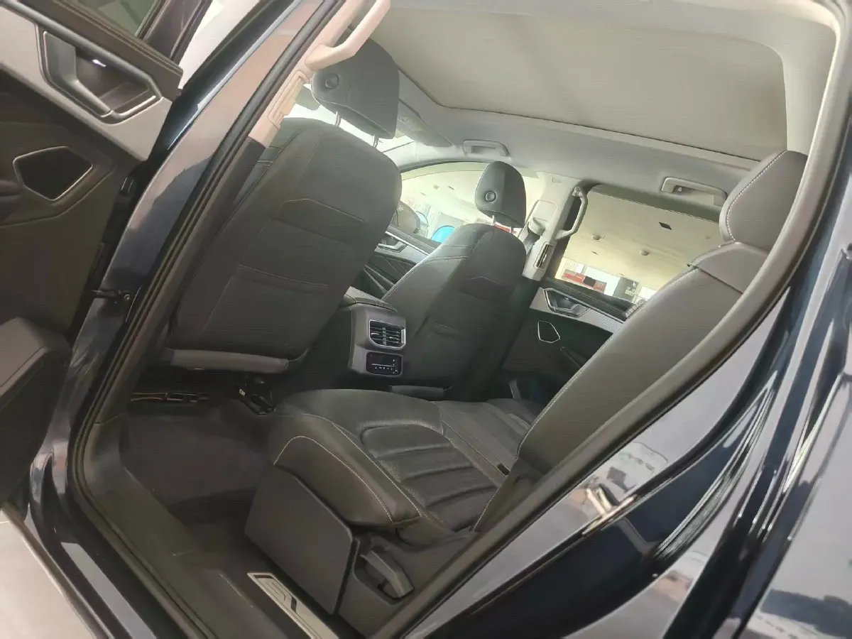 2021 Volkswagen Talagon 2.0T 220HP L4 7DCT,autocango,china used car exporter,china ev exporter,chinese used car exporter,chinese used ev exporter