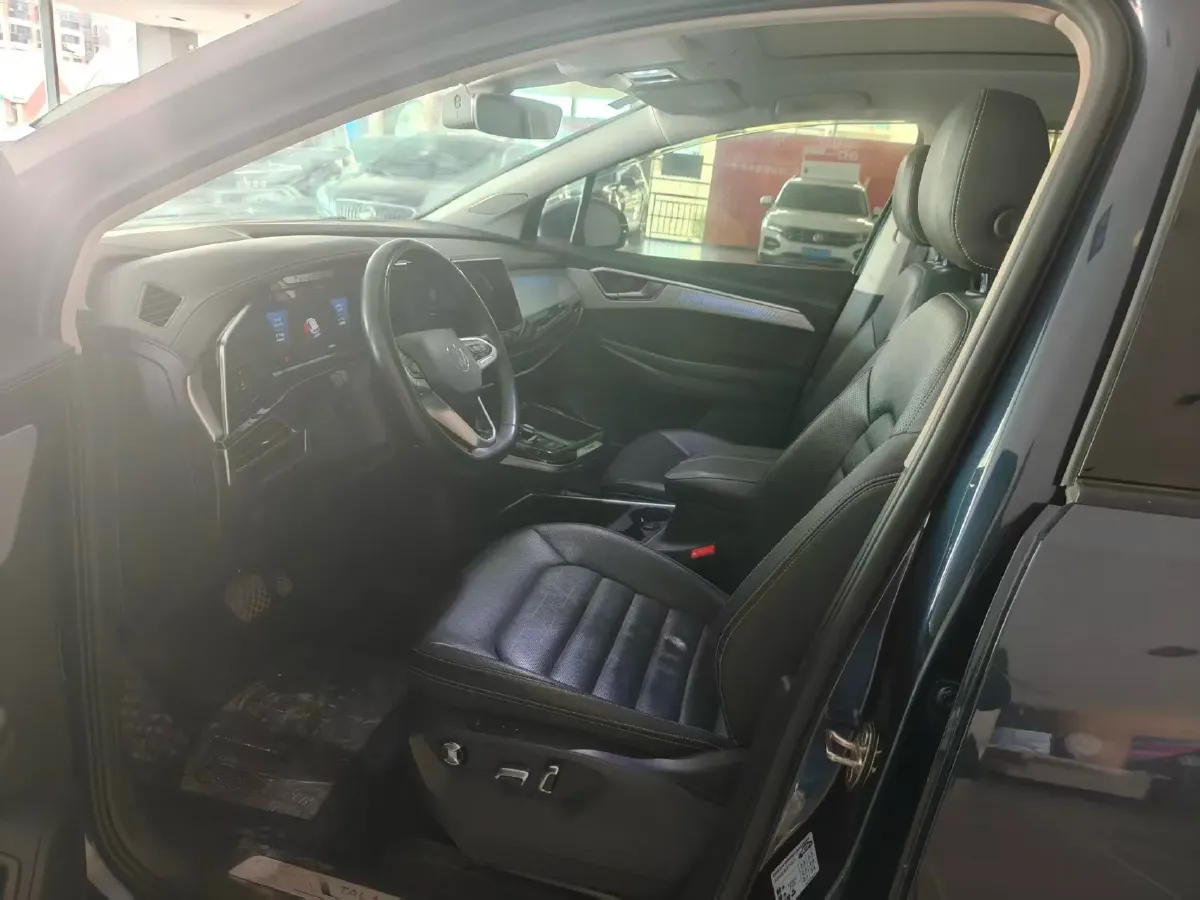 2021 Volkswagen Talagon 2.0T 220HP L4 7DCT,autocango,china used car exporter,china ev exporter,chinese used car exporter,chinese used ev exporter