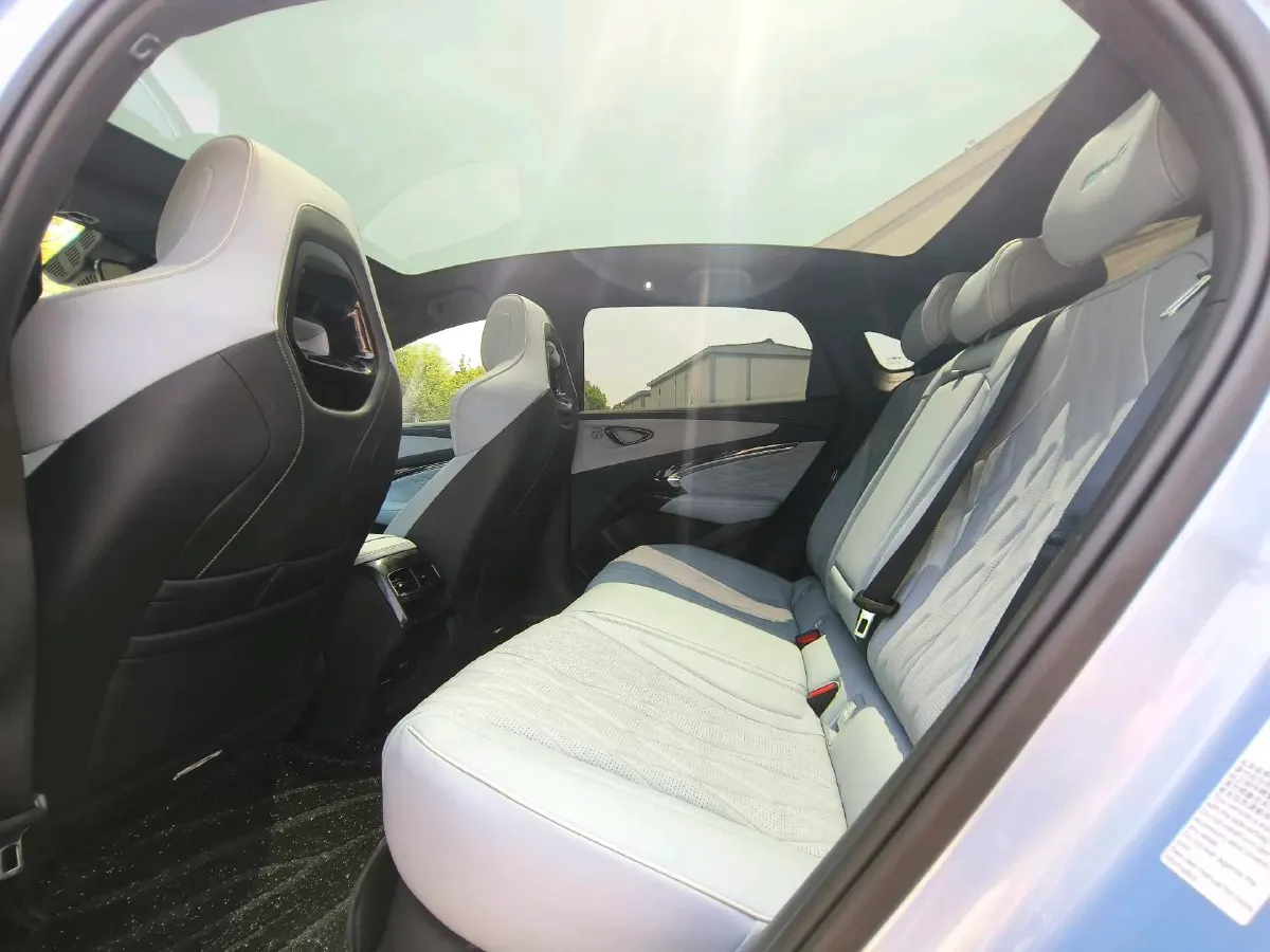 2022 AITO AITO M5 Range Extended 125HP REEV 40KWH,autocango,china used car exporter,china ev exporter,chinese used car exporter,chinese used ev exporter