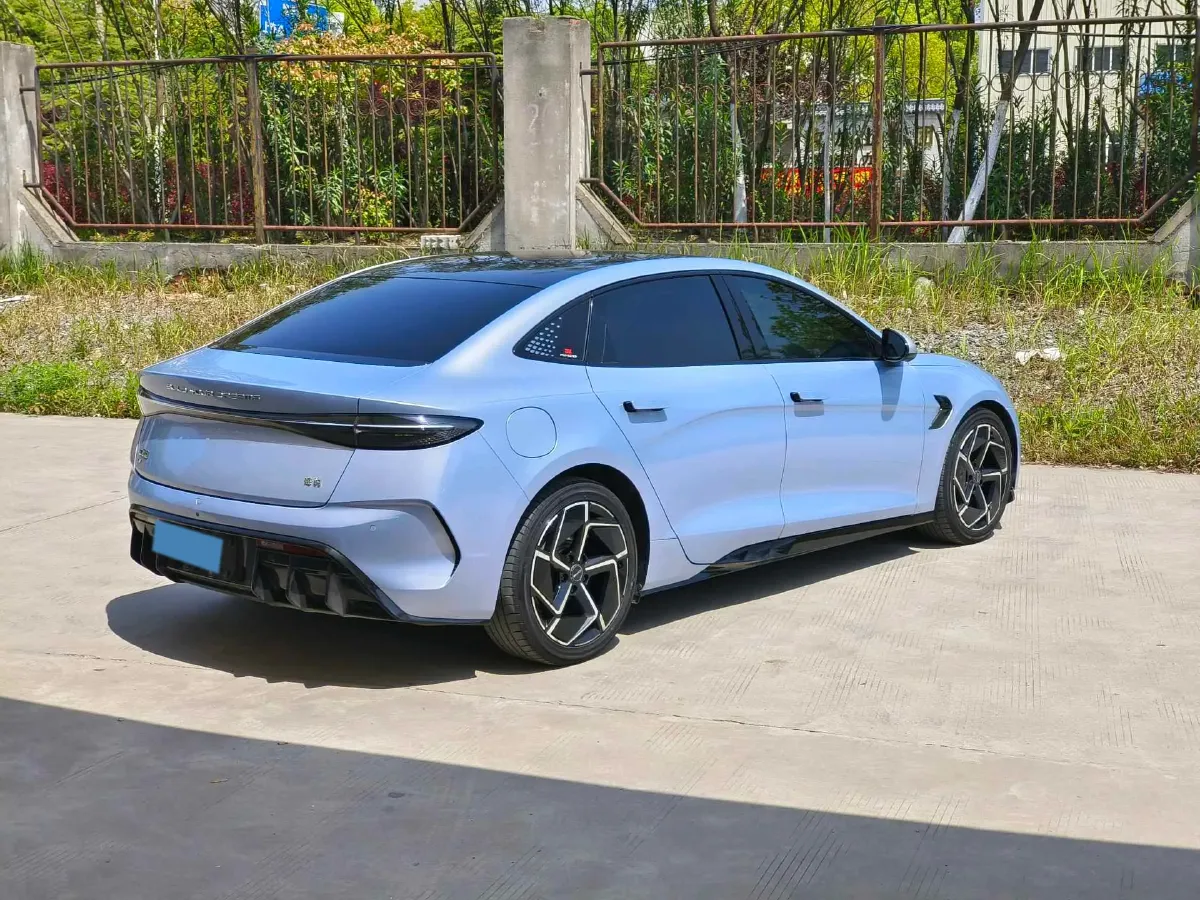 2022 AITO AITO M5 Range Extended 125HP REEV 40KWH,autocango,china used car exporter,china ev exporter,chinese used car exporter,chinese used ev exporter