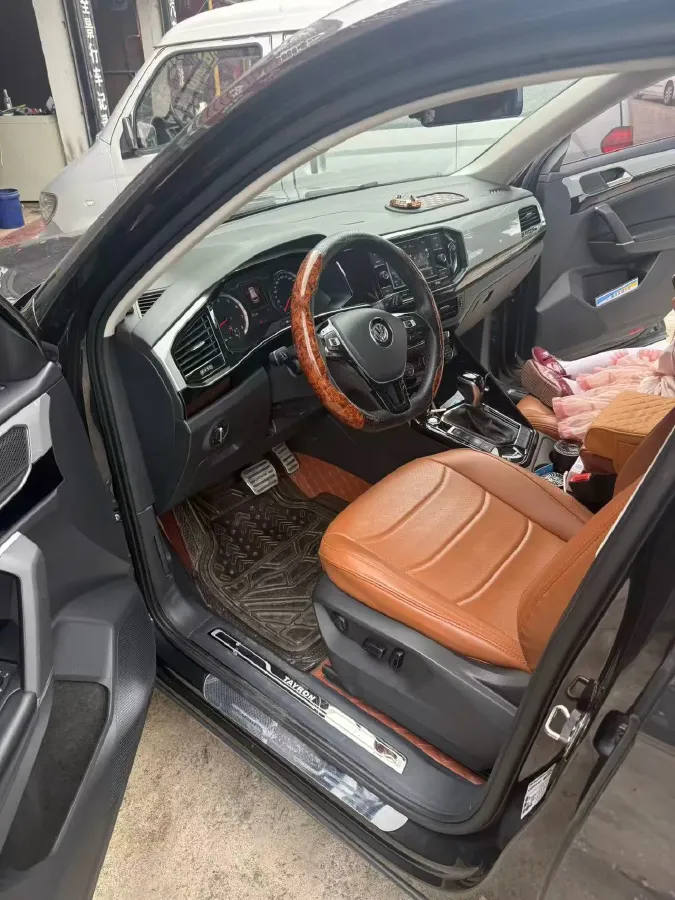 2019 Jeep Cherokee 2.0T 234HP L4 9AT,autocango,china used car exporter,china ev exporter,chinese used car exporter,chinese used ev exporter