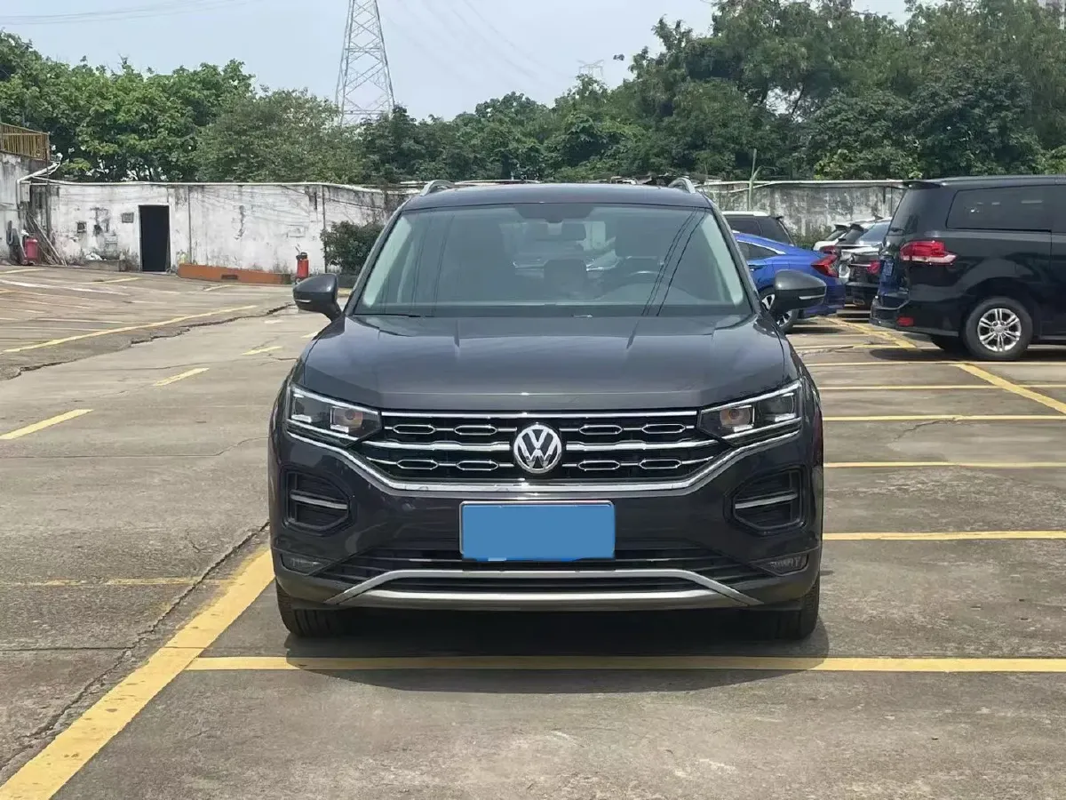 2019 Jeep Cherokee 2.0T 234HP L4 9AT,autocango,china used car exporter,china ev exporter,chinese used car exporter,chinese used ev exporter