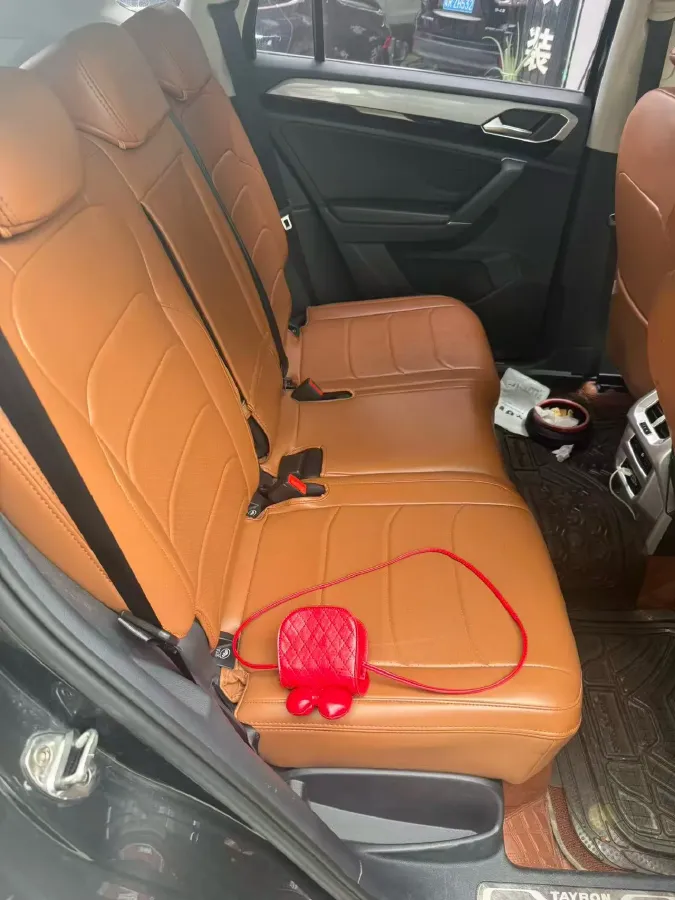 2019 Jeep Cherokee 2.0T 234HP L4 9AT,autocango,china used car exporter,china ev exporter,chinese used car exporter,chinese used ev exporter