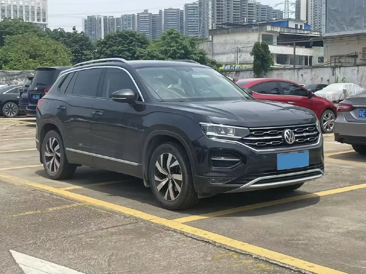 2019 Jeep Cherokee 2.0T 234HP L4 9AT,autocango,china used car exporter,china ev exporter,chinese used car exporter,chinese used ev exporter