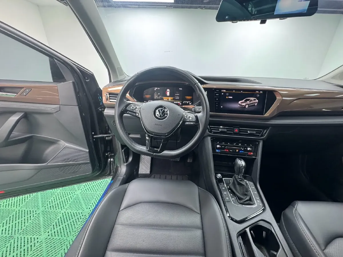 2021 Volkswagen Tharu 1.4T 150HP L4 7DCT,autocango,china used car exporter,china ev exporter,chinese used car exporter,chinese used ev exporter