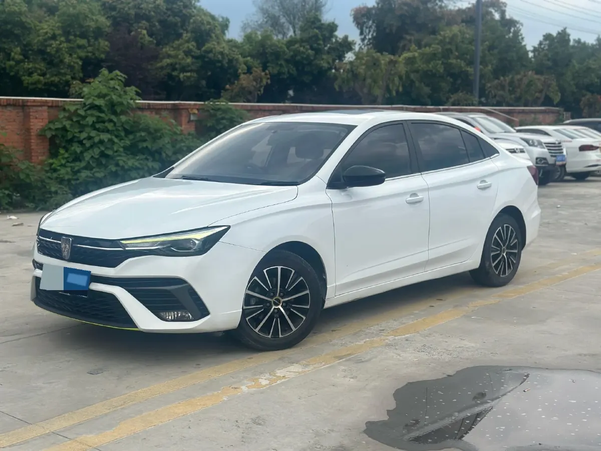 2021 Roewe i5 1.5L 120HP L4 5MT,autocango,china used car exporter,china ev exporter,chinese used car exporter,chinese used ev exporter