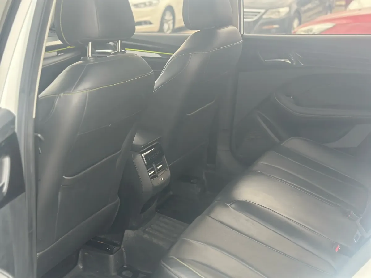 2021 Roewe i5 1.5L 120HP L4 5MT,autocango,china used car exporter,china ev exporter,chinese used car exporter,chinese used ev exporter