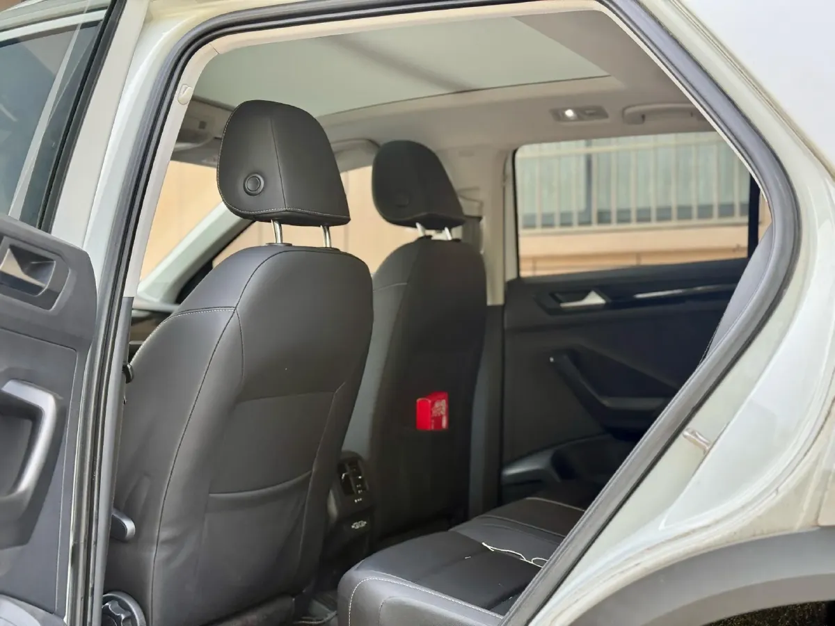 2021 Volkswagen T-Roc 1.4T 150HP L4 7DCT,autocango,china used car exporter,china ev exporter,chinese used car exporter,chinese used ev exporter