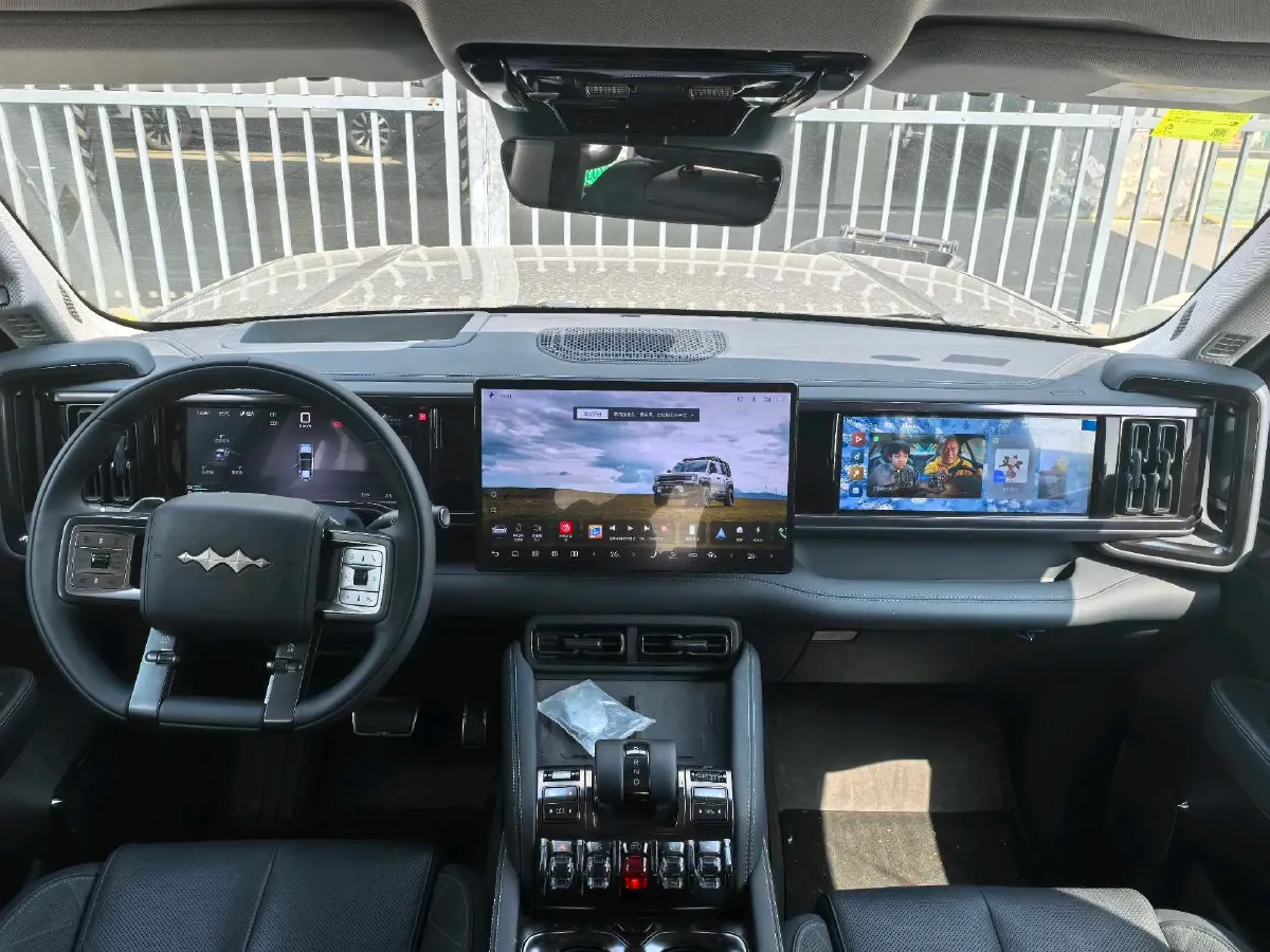 2025 FangChengBao Bao 5 1.5T 194HP L4 E-CVT PHEV 31.8KWH,autocango,china used car exporter,china ev exporter,chinese used car exporter,chinese used ev exporter