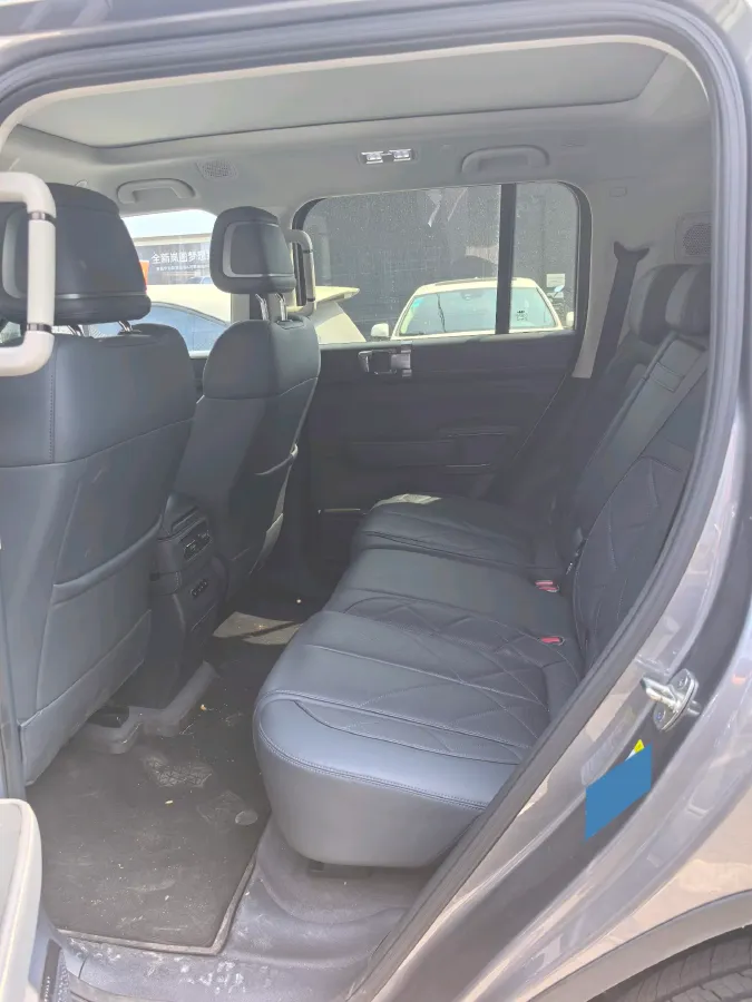 2025 FangChengBao Bao 5 1.5T 194HP L4 E-CVT PHEV 31.8KWH,autocango,china used car exporter,china ev exporter,chinese used car exporter,chinese used ev exporter