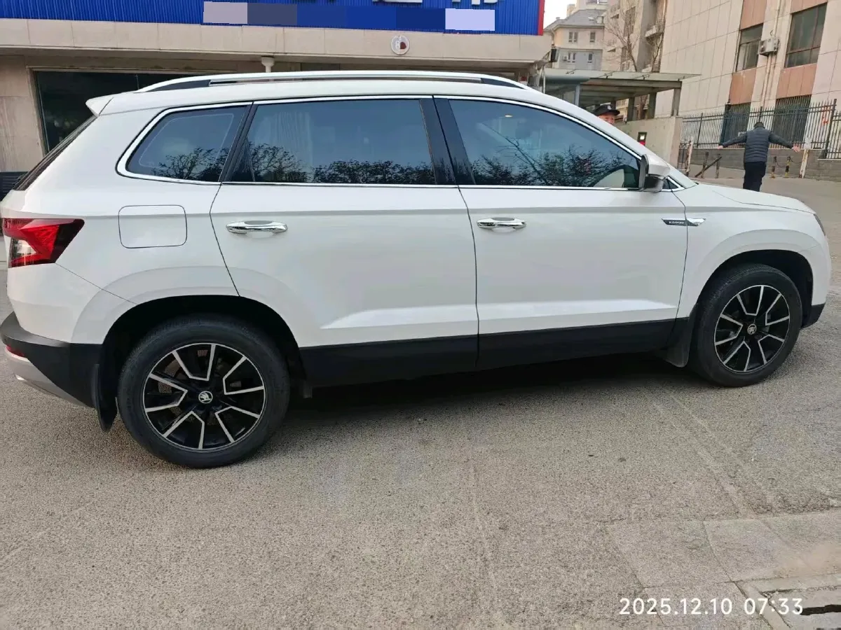 2021 Skoda Karoq 1.4T 150HP L4 7DCT,autocango,china used car exporter,china ev exporter,chinese used car exporter,chinese used ev exporter