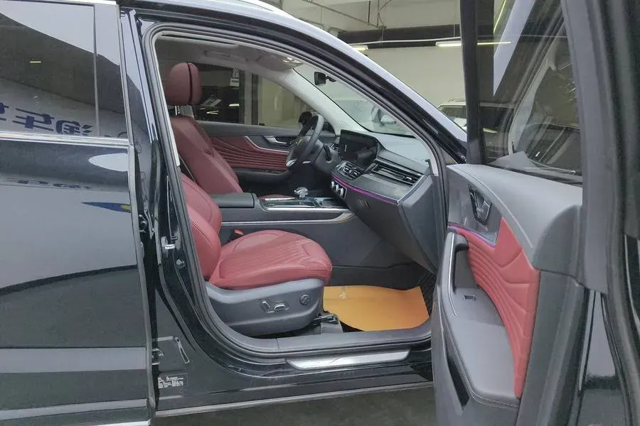 2025 HongQi HS5 2.0T 252HP L4 8AT,autocango,china used car exporter,china ev exporter,chinese used car exporter,chinese used ev exporter