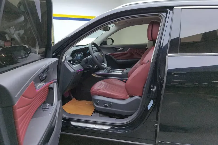 2025 HongQi HS5 2.0T 252HP L4 8AT,autocango,china used car exporter,china ev exporter,chinese used car exporter,chinese used ev exporter