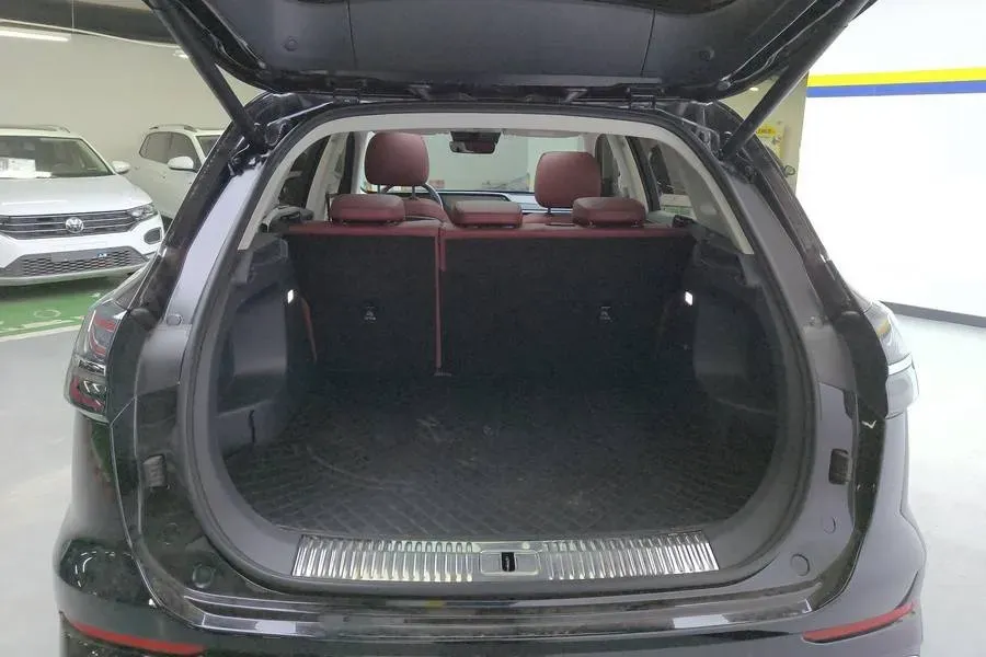 2025 HongQi HS5 2.0T 252HP L4 8AT,autocango,china used car exporter,china ev exporter,chinese used car exporter,chinese used ev exporter