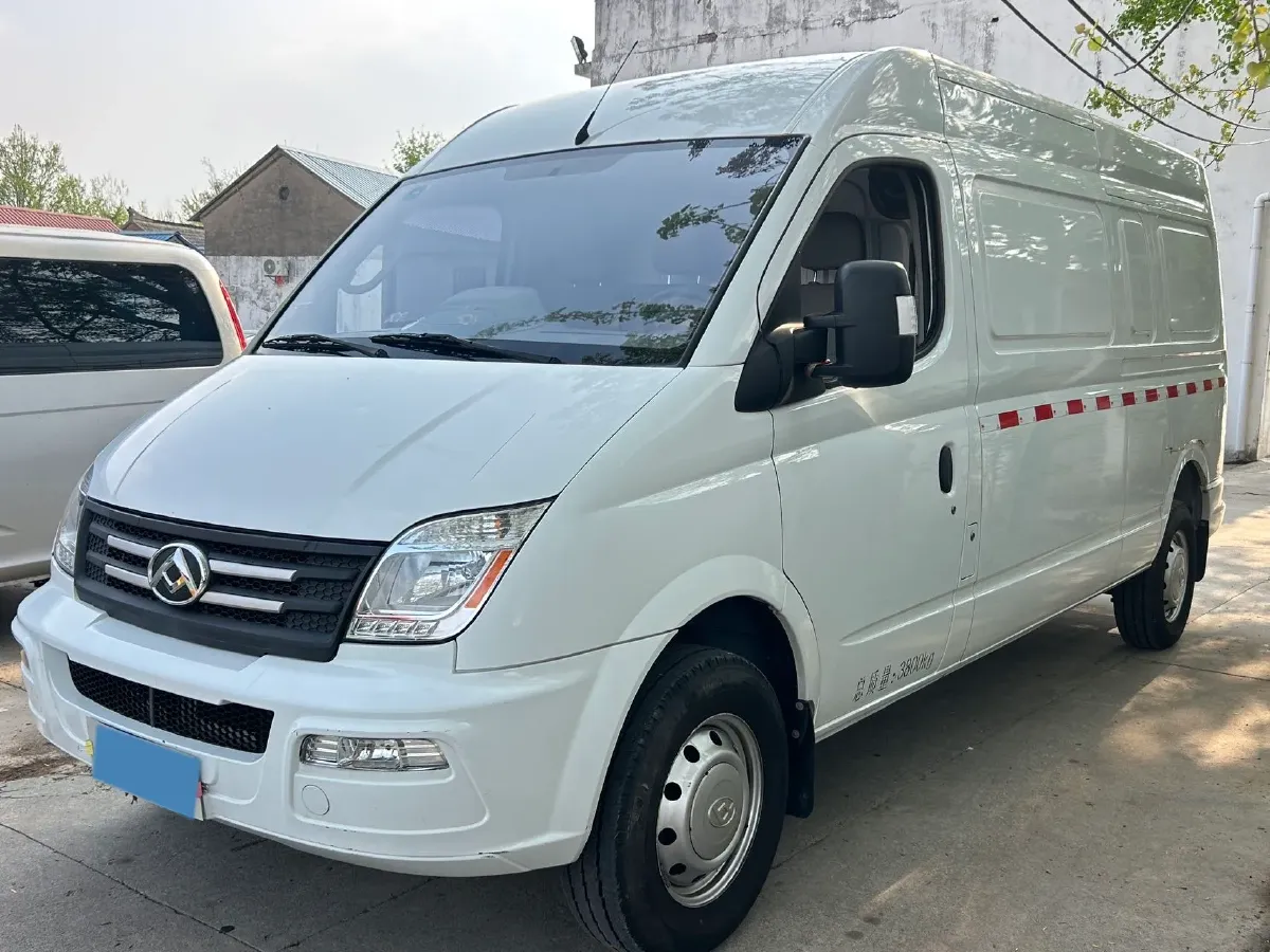 2021 MAXUS XinTu V80 2.0T 139HP L4 6MT,autocango,china used car exporter,china ev exporter,chinese used car exporter,chinese used ev exporter
