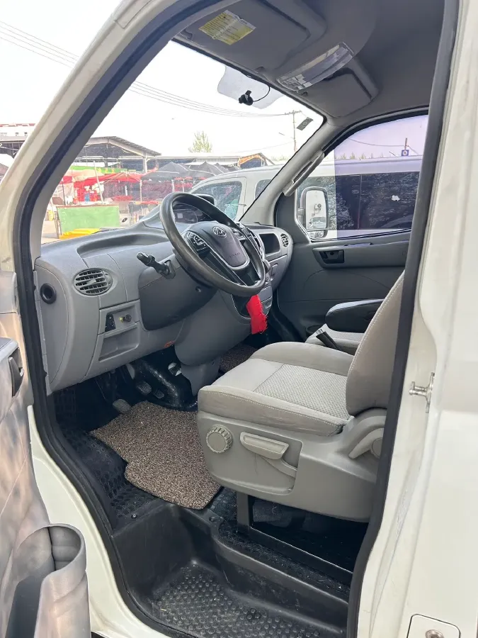 2021 MAXUS XinTu V80 2.0T 139HP L4 6MT,autocango,china used car exporter,china ev exporter,chinese used car exporter,chinese used ev exporter