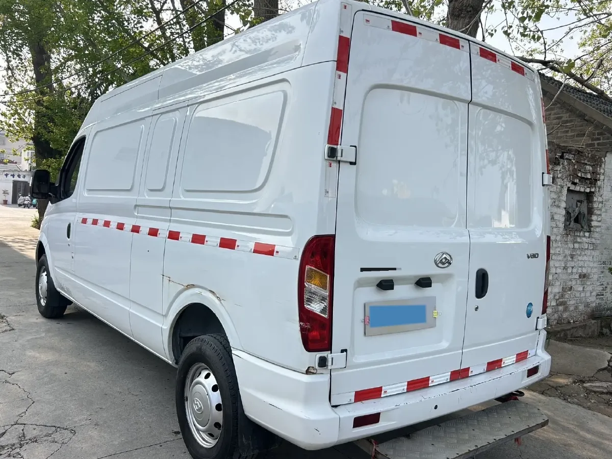 2021 MAXUS XinTu V80 2.0T 139HP L4 6MT,autocango,china used car exporter,china ev exporter,chinese used car exporter,chinese used ev exporter