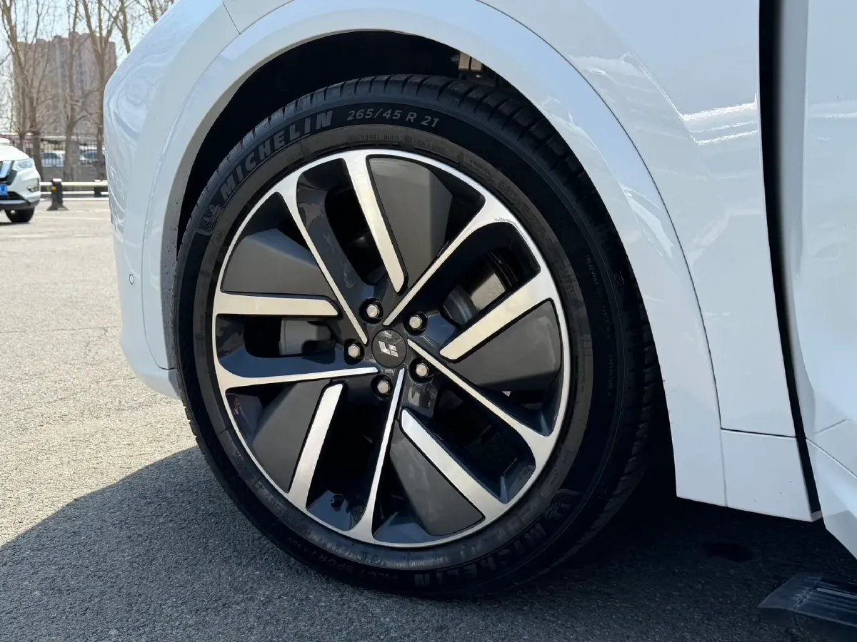 2024 Li L8 Range Extended 154HP REEV 42.8KWH,autocango,china used car exporter,china ev exporter,chinese used car exporter,chinese used ev exporter