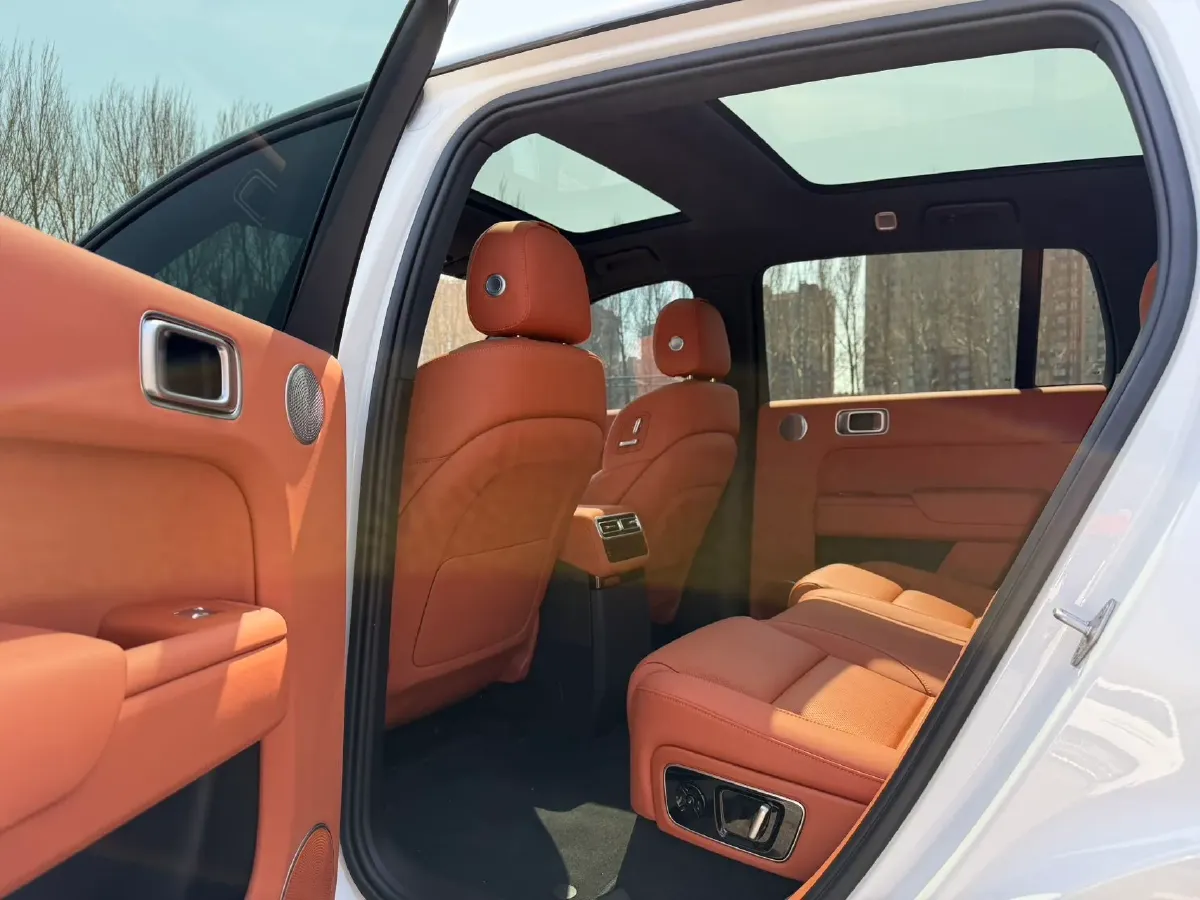 2024 Li L8 Range Extended 154HP REEV 42.8KWH,autocango,china used car exporter,china ev exporter,chinese used car exporter,chinese used ev exporter