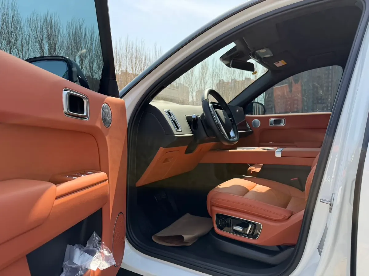 2024 Li L8 Range Extended 154HP REEV 42.8KWH,autocango,china used car exporter,china ev exporter,chinese used car exporter,chinese used ev exporter