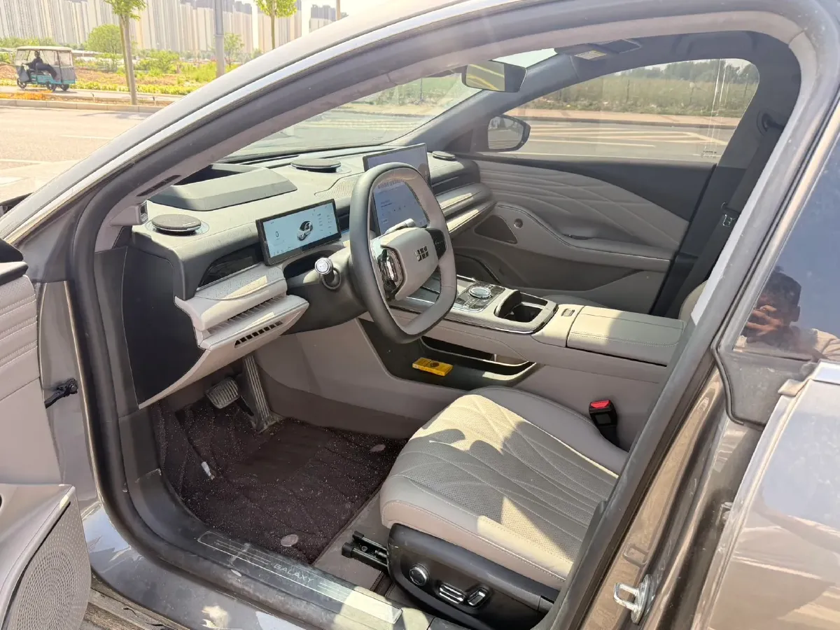 2025 Geely Galaxy Starshine 8 1.5L 112HP L4 1DHT PHEV,autocango,china used car exporter,china ev exporter,chinese used car exporter,chinese used ev exporter