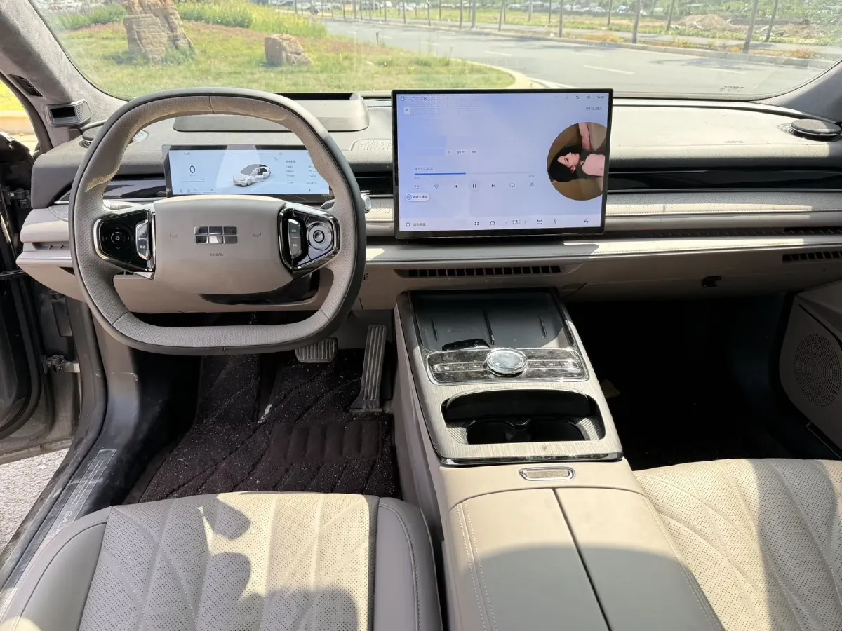 2025 Geely Galaxy Starshine 8 1.5L 112HP L4 1DHT PHEV,autocango,china used car exporter,china ev exporter,chinese used car exporter,chinese used ev exporter