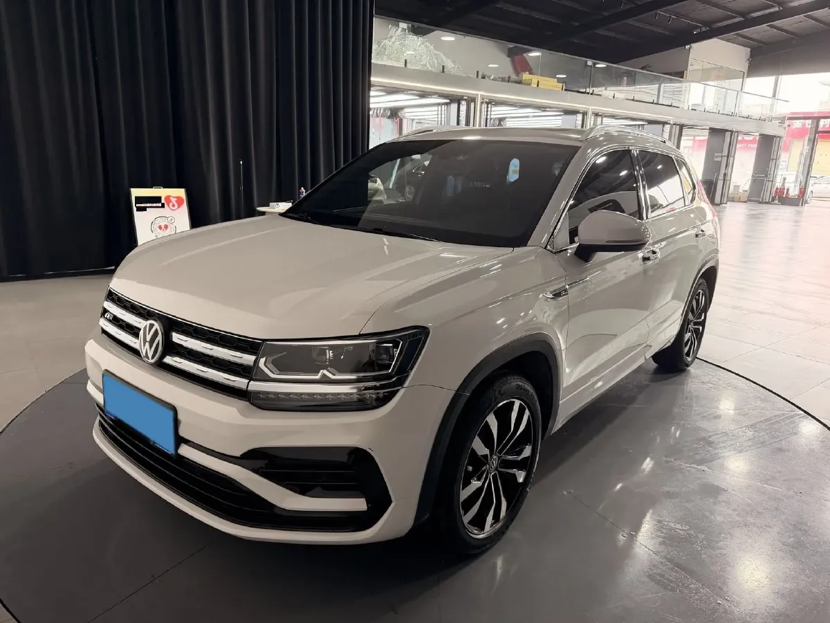 2019 MINI MINI 1.5T 102HP L3 7DCT,autocango,china used car exporter,china ev exporter,chinese used car exporter,chinese used ev exporter