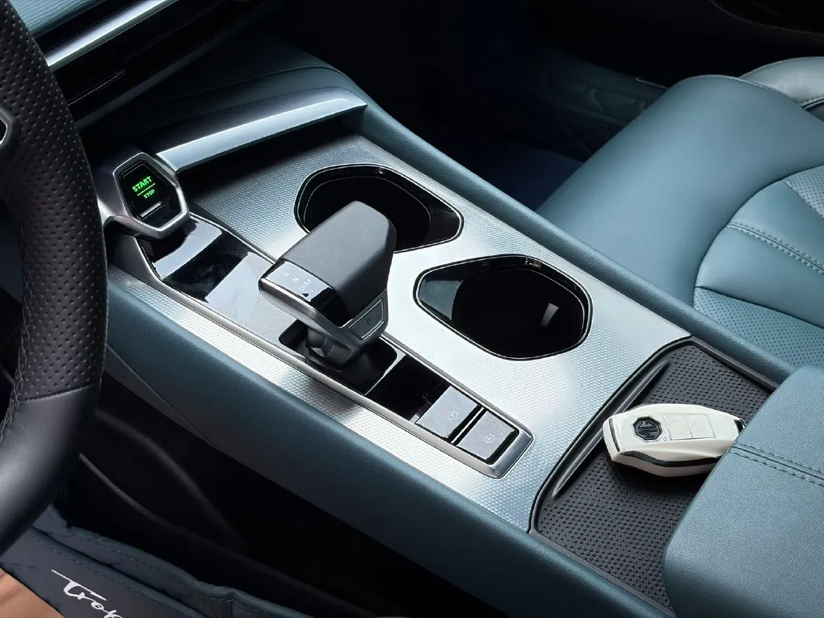 2023 MG 7 2.0T 261HP L4 9AT,autocango,china used car exporter,china ev exporter,chinese used car exporter,chinese used ev exporter