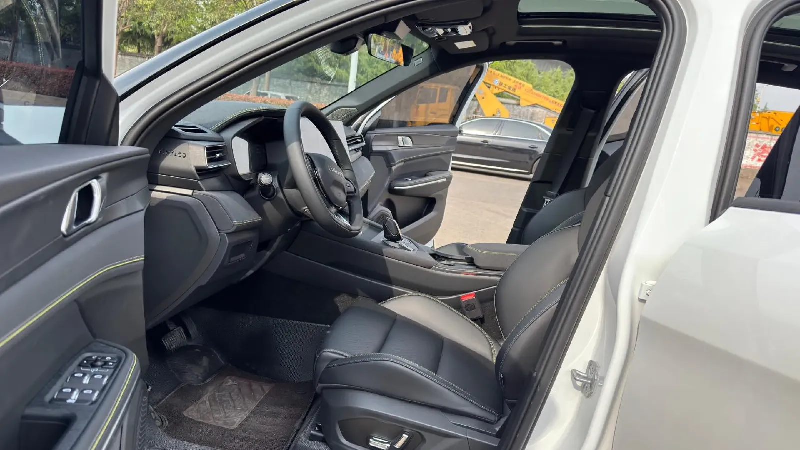 2025 LYNK&CO 01 2.0T 254HP L4 8AT,autocango,china used car exporter,china ev exporter,chinese used car exporter,chinese used ev exporter