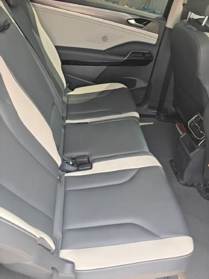 2022 Volkswagen ID.6 Crozz BEV 62.6KWH,autocango,china used car exporter,china ev exporter,chinese used car exporter,chinese used ev exporter