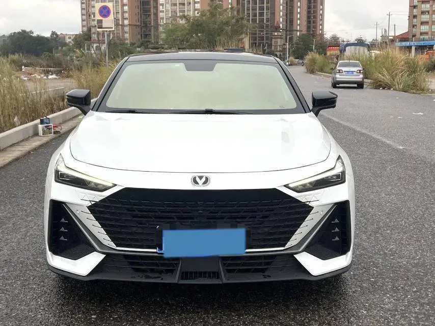 2022 ChangAn UNI-V 1.5T 188HP L4 7DCT,autocango,china used car exporter,china ev exporter,chinese used car exporter,chinese used ev exporter